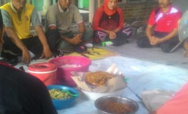 Peresmian berdirinya Mushola Kecamatan dengan Genduri… Peresmian berdirinya Mushola Kecamatan dengan Genduri…