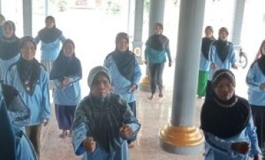 Lansia Bergoyang…!!!!!